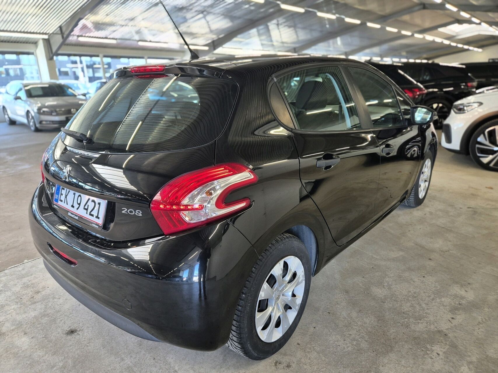 Peugeot 208 1,0 VTi Access + AirSound 68HK 5d