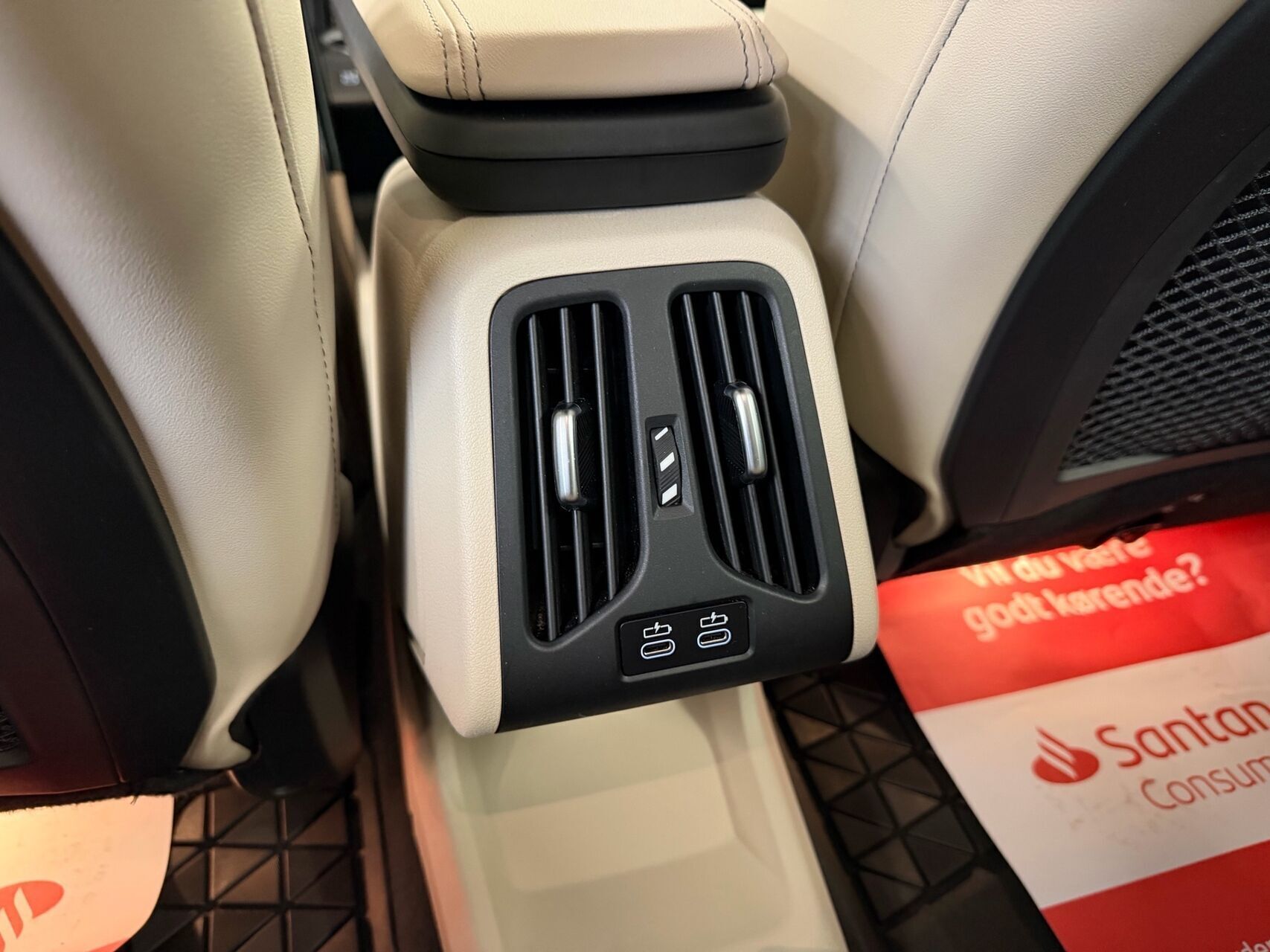 Sølv BMW iX1 fra 2023