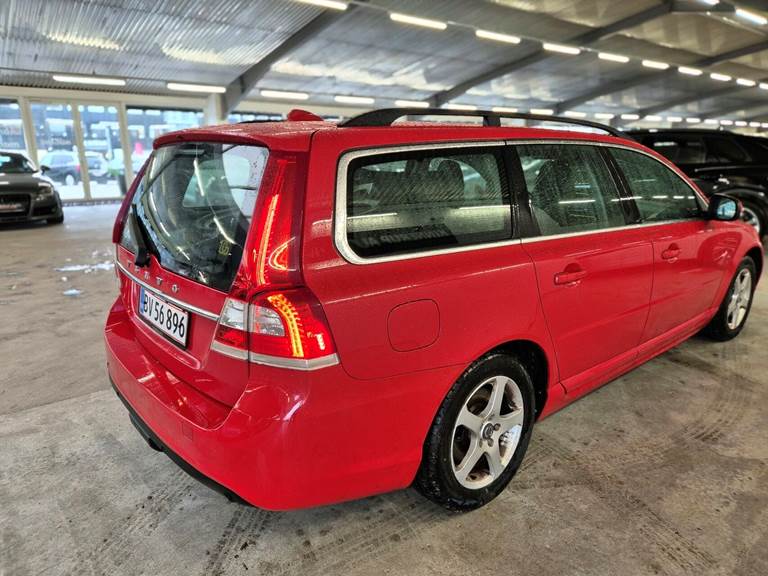 Volvo V70 2,0 D3 Momentum 136HK Stc 6g