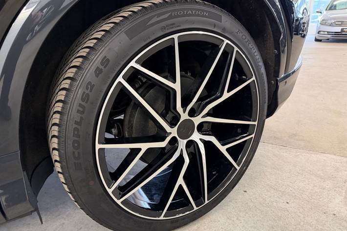 Sort Audi Q4 fra 2024