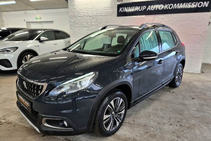 Grå Peugeot 2008 fra 2017