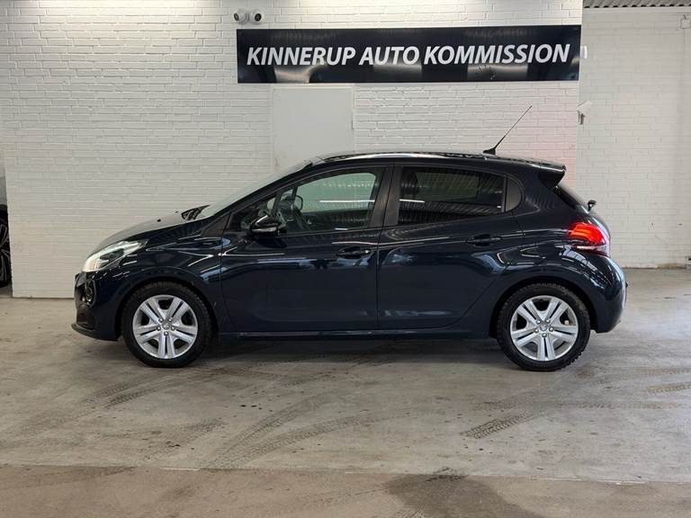Peugeot 208 1,5 BlueHDi Signature Sky 100HK 5d
