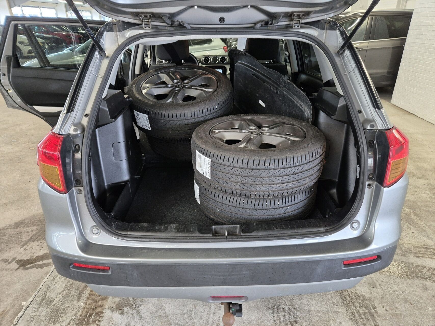 Sort Suzuki Vitara fra 2015