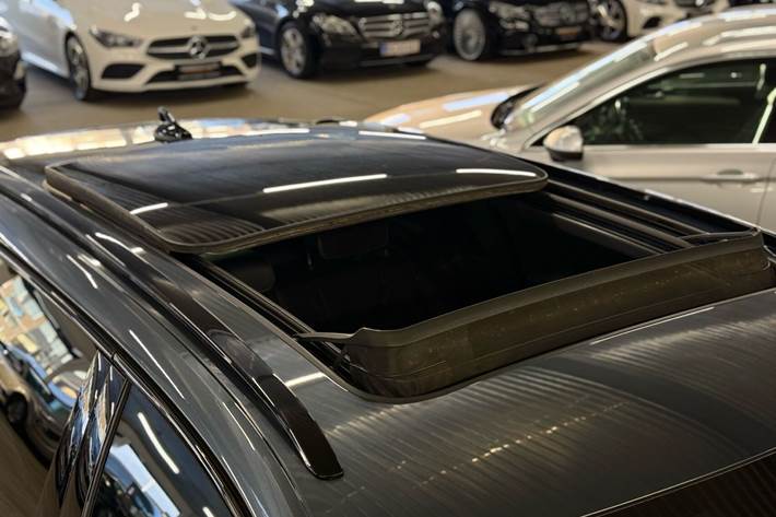 Sort Skoda Octavia fra 2021