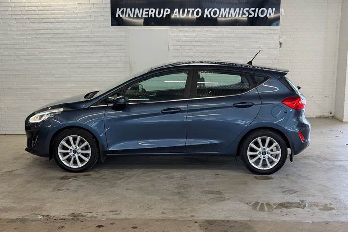 Blå Ford Fiesta fra 2018