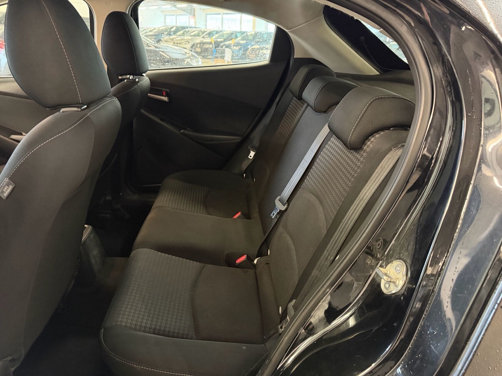 Sort Mazda 2 fra 2018