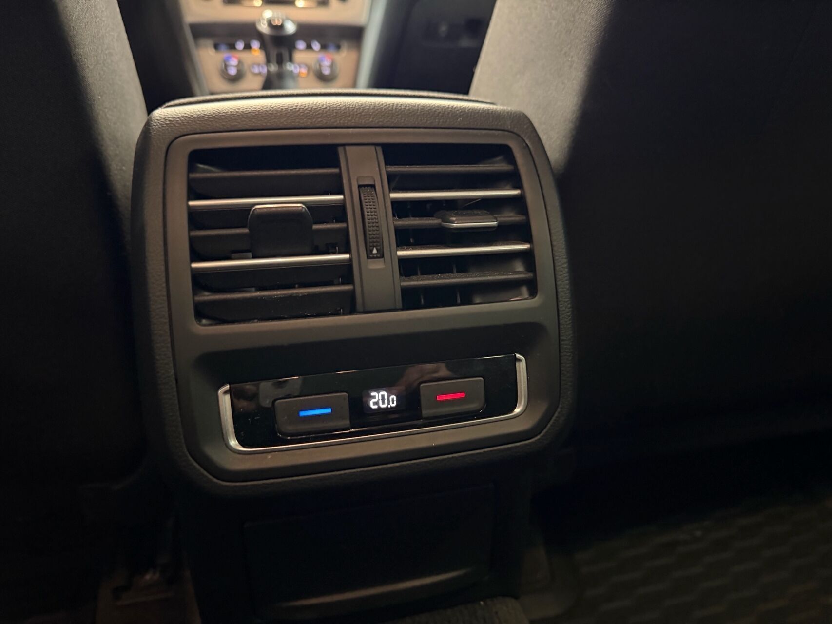 Brun VW Passat fra 2016