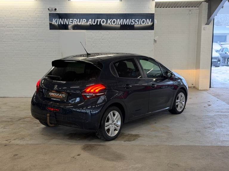 Peugeot 208 1,5 BlueHDi Signature+ 100HK 5d