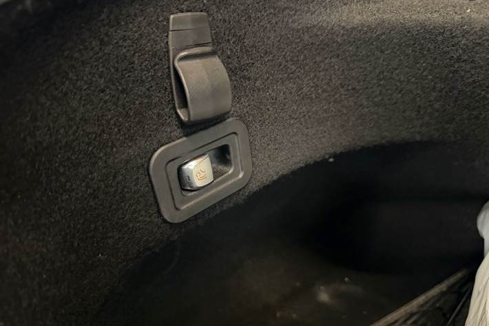 Sort Mercedes C220 d fra 2016