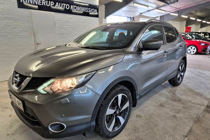 Sort Nissan Qashqai fra 2017