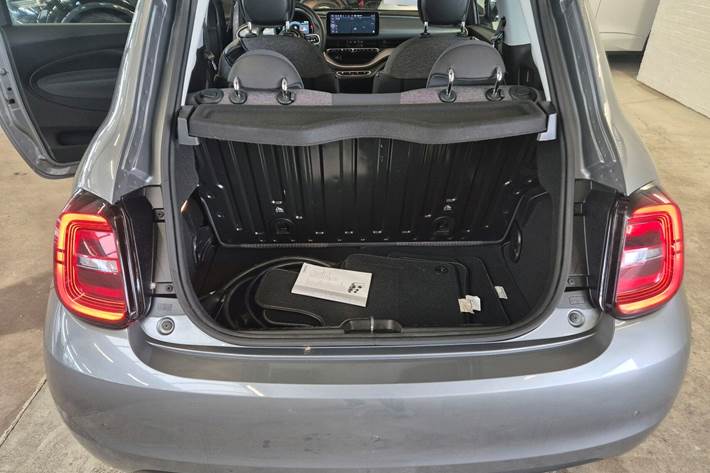 Sølv Fiat 500e fra 2021