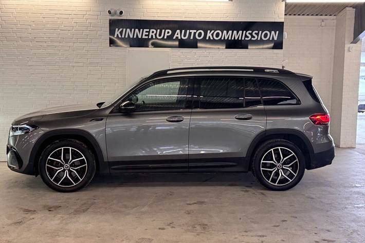 Sort Mercedes EQB 300 fra 2022