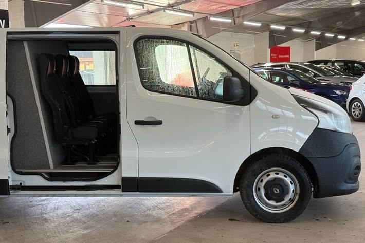 Hvid Renault Trafic fra 2017