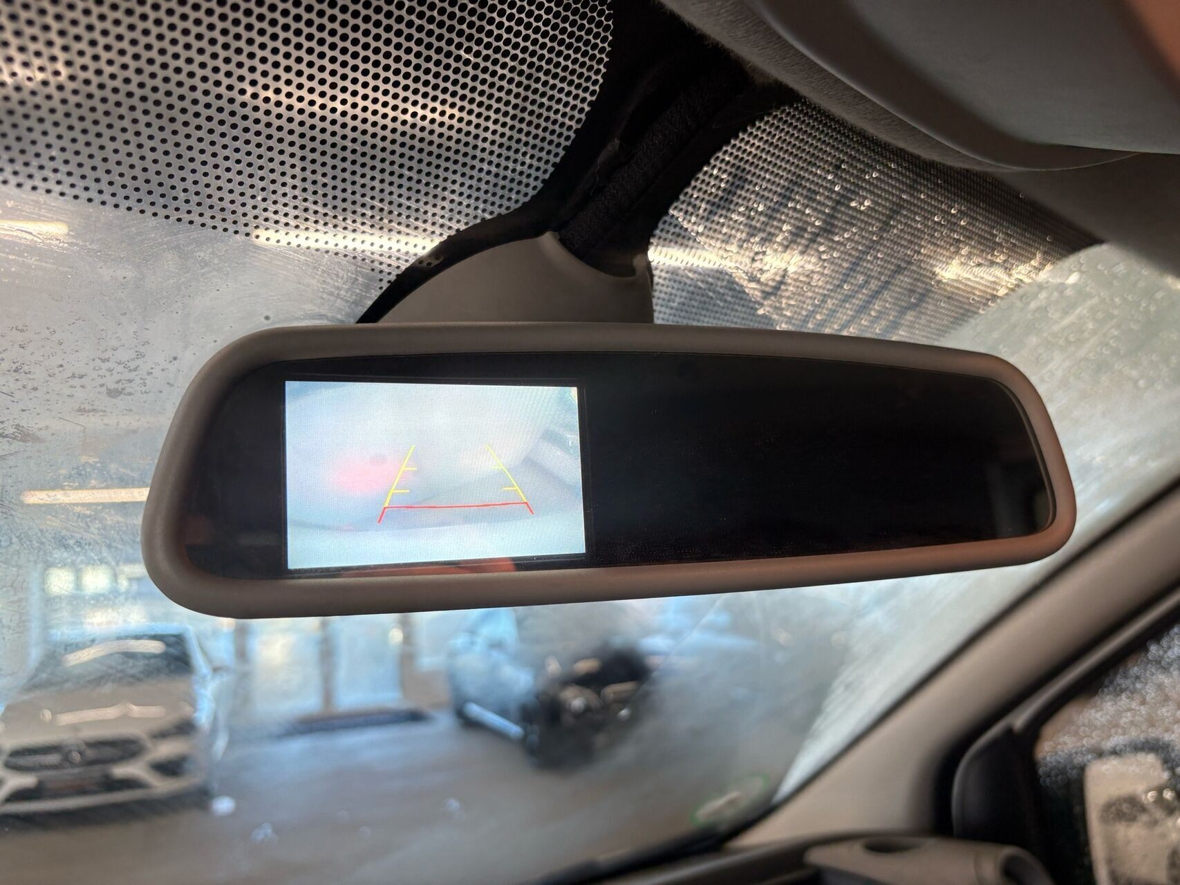 Hvid Renault Trafic fra 2017