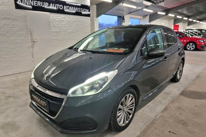 Sort Peugeot 208 fra 2015