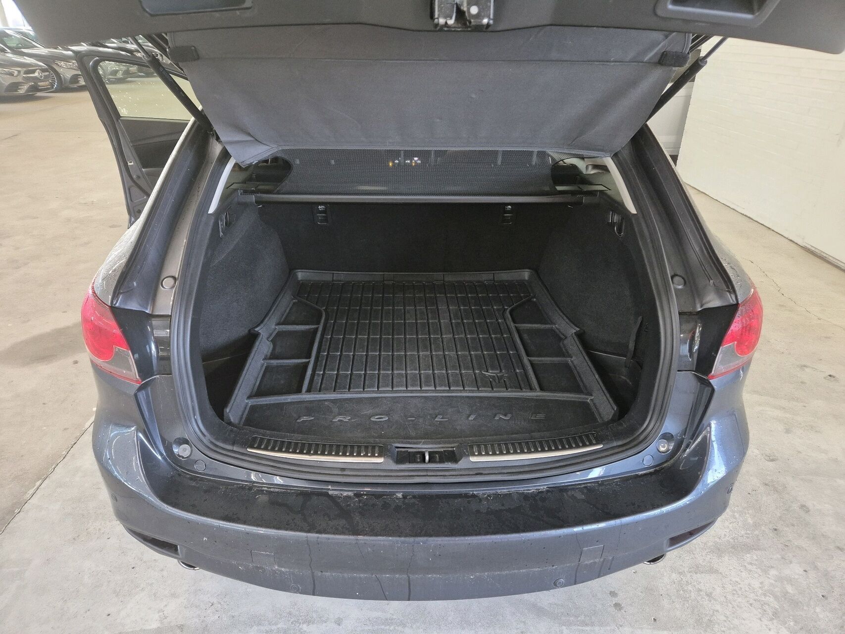 Sort Mazda 6 fra 2014