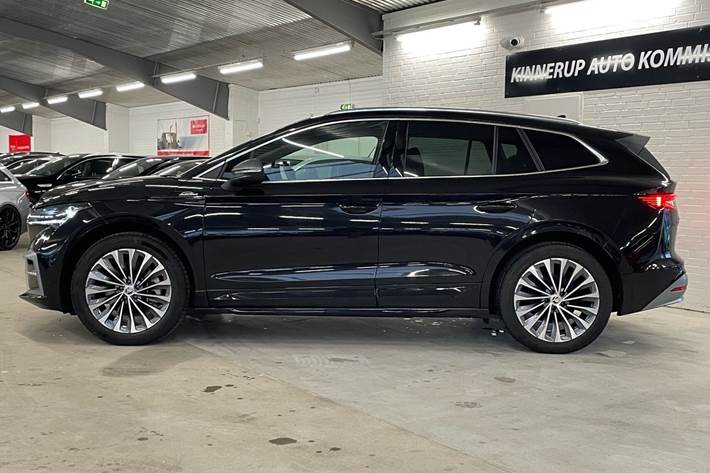 Sort Skoda Enyaq fra 2025