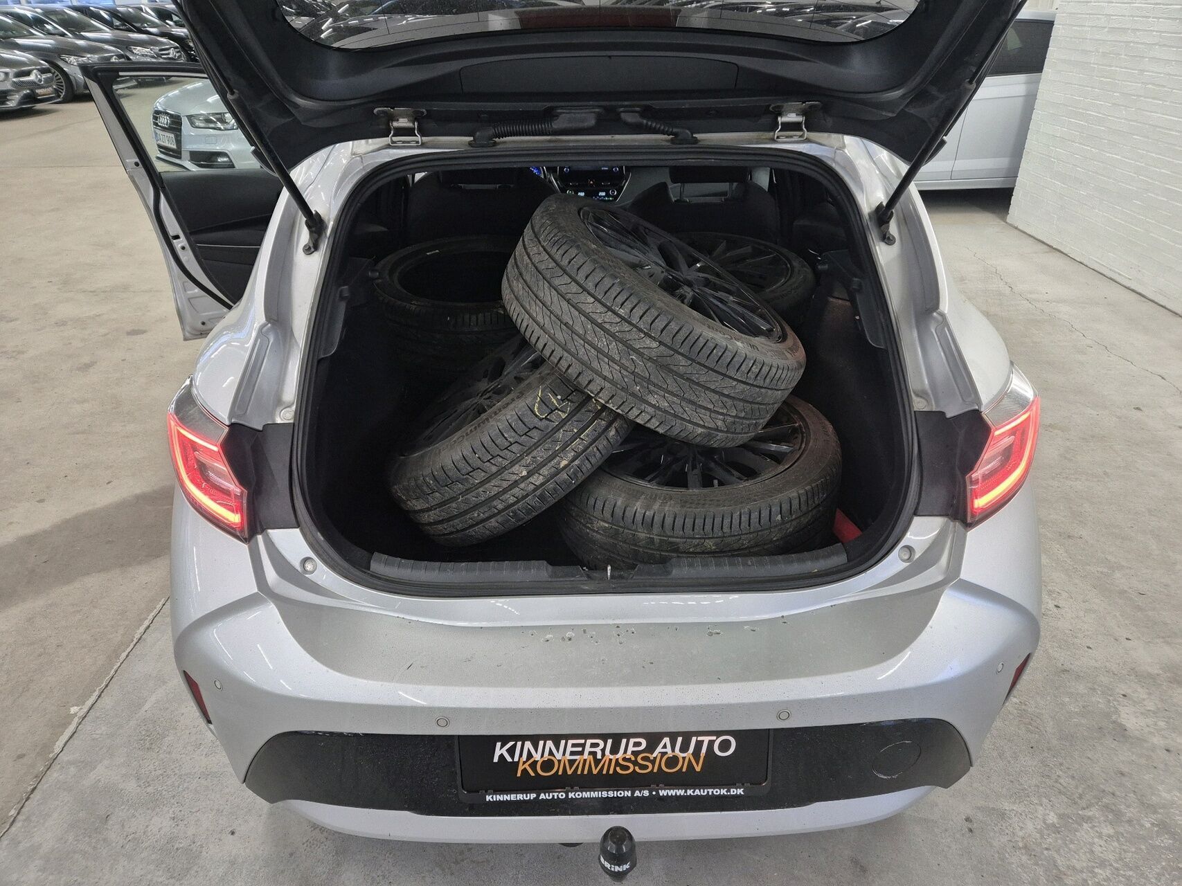 Sølv Toyota Corolla fra 2019