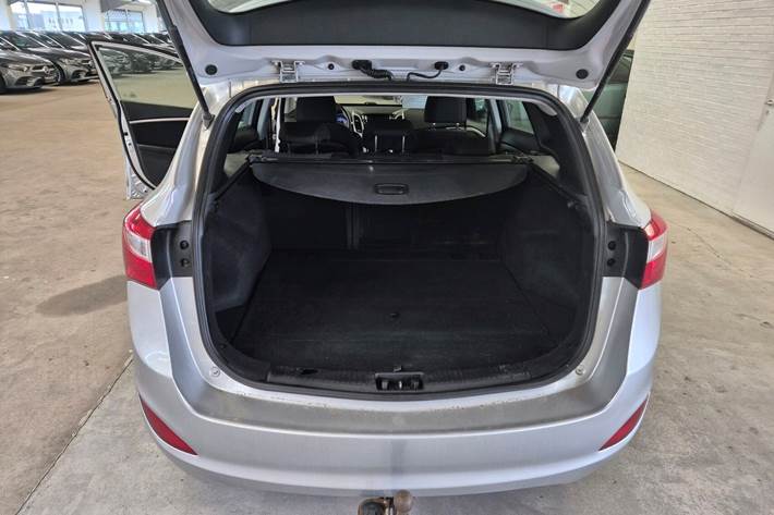 Sølv Hyundai i30 fra 2013