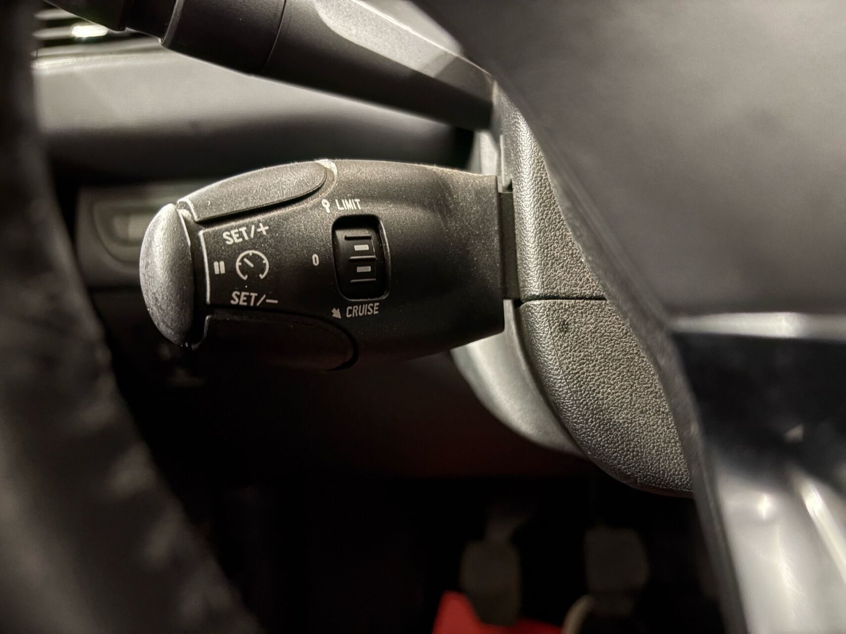 Sort Peugeot 208 fra 2018