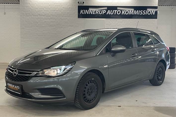 Sort Opel Astra fra 2018
