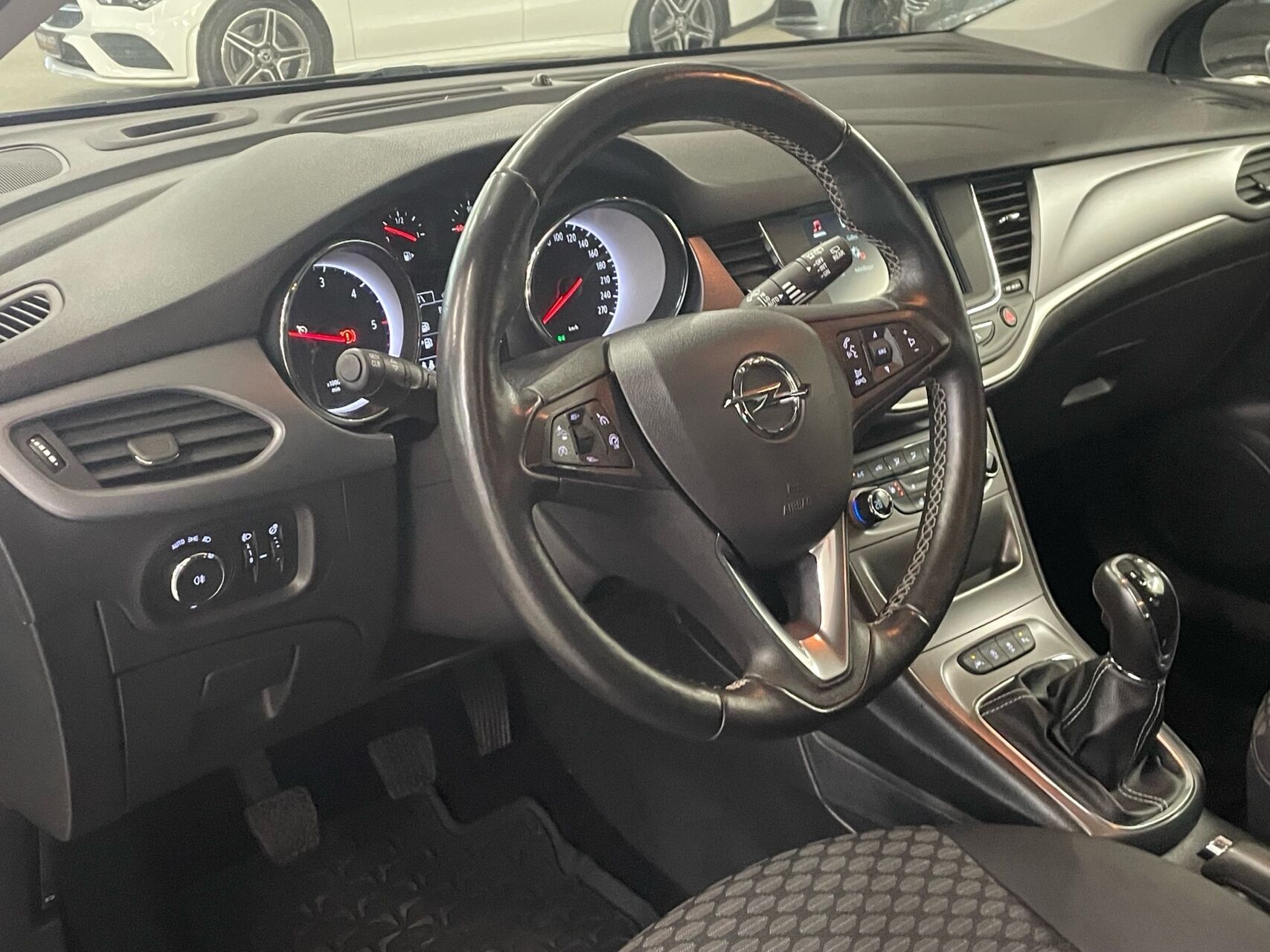 Sort Opel Astra fra 2018