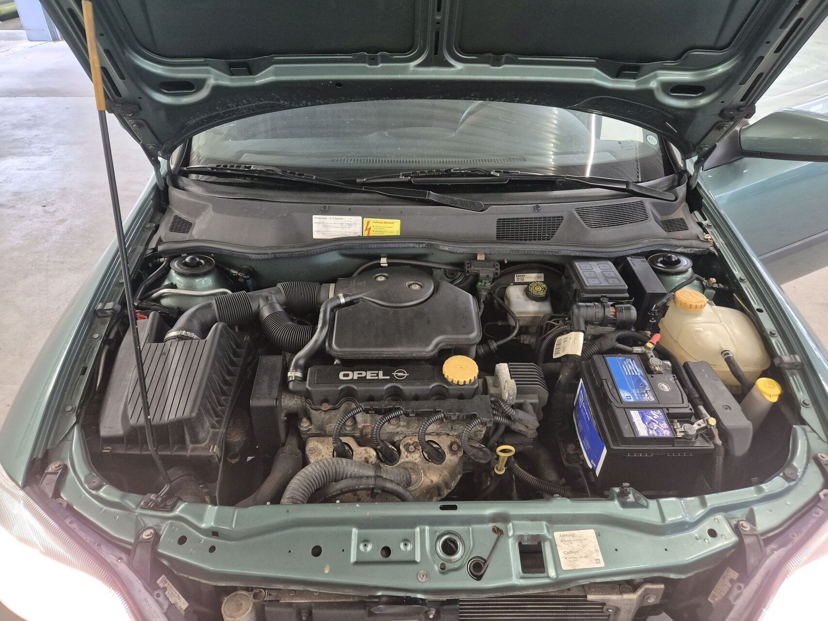 Grøn Opel Astra fra 1999