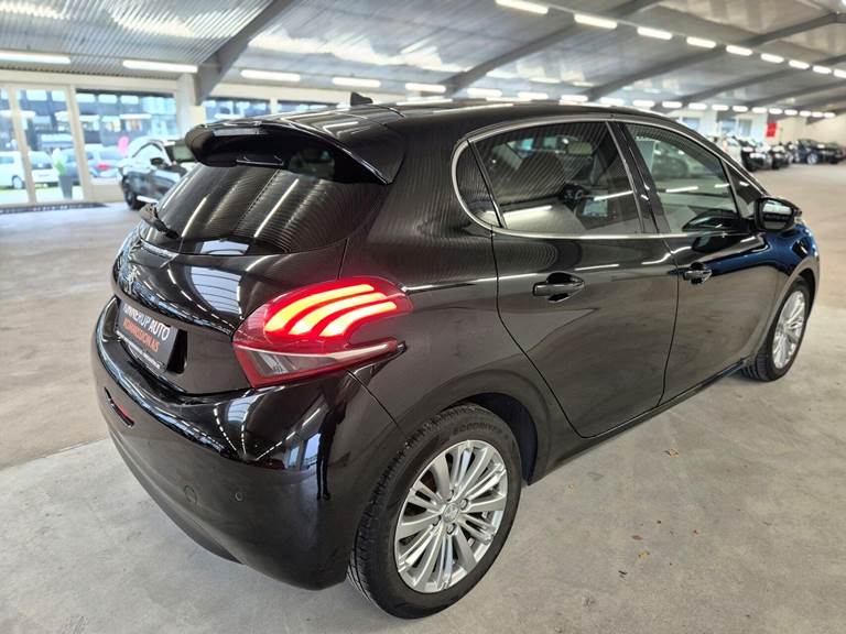 Peugeot 208 1,5 BlueHDi Allure 100HK 5d