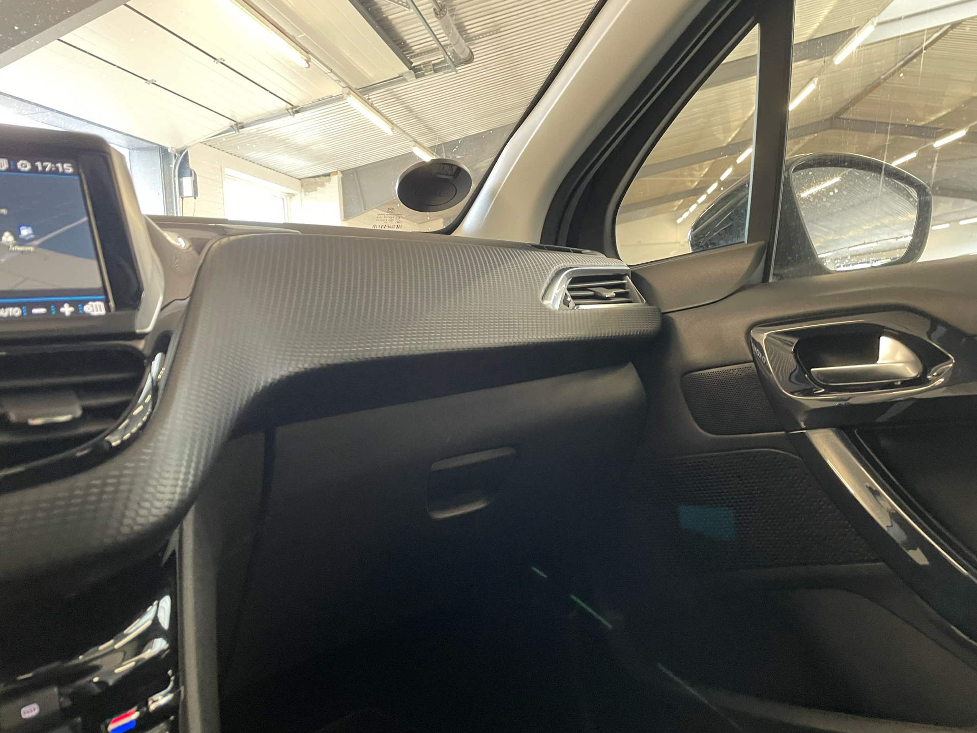 Sort Peugeot 208 fra 2020