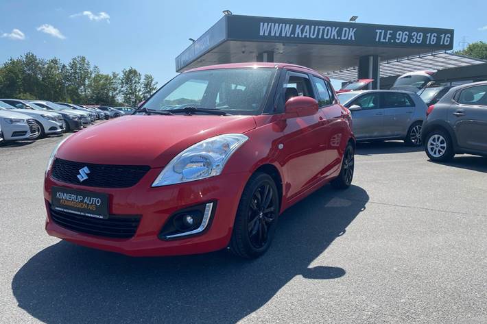 Rød Suzuki Swift fra 2016
