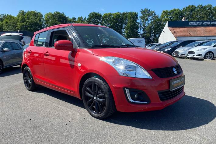 Rød Suzuki Swift fra 2016
