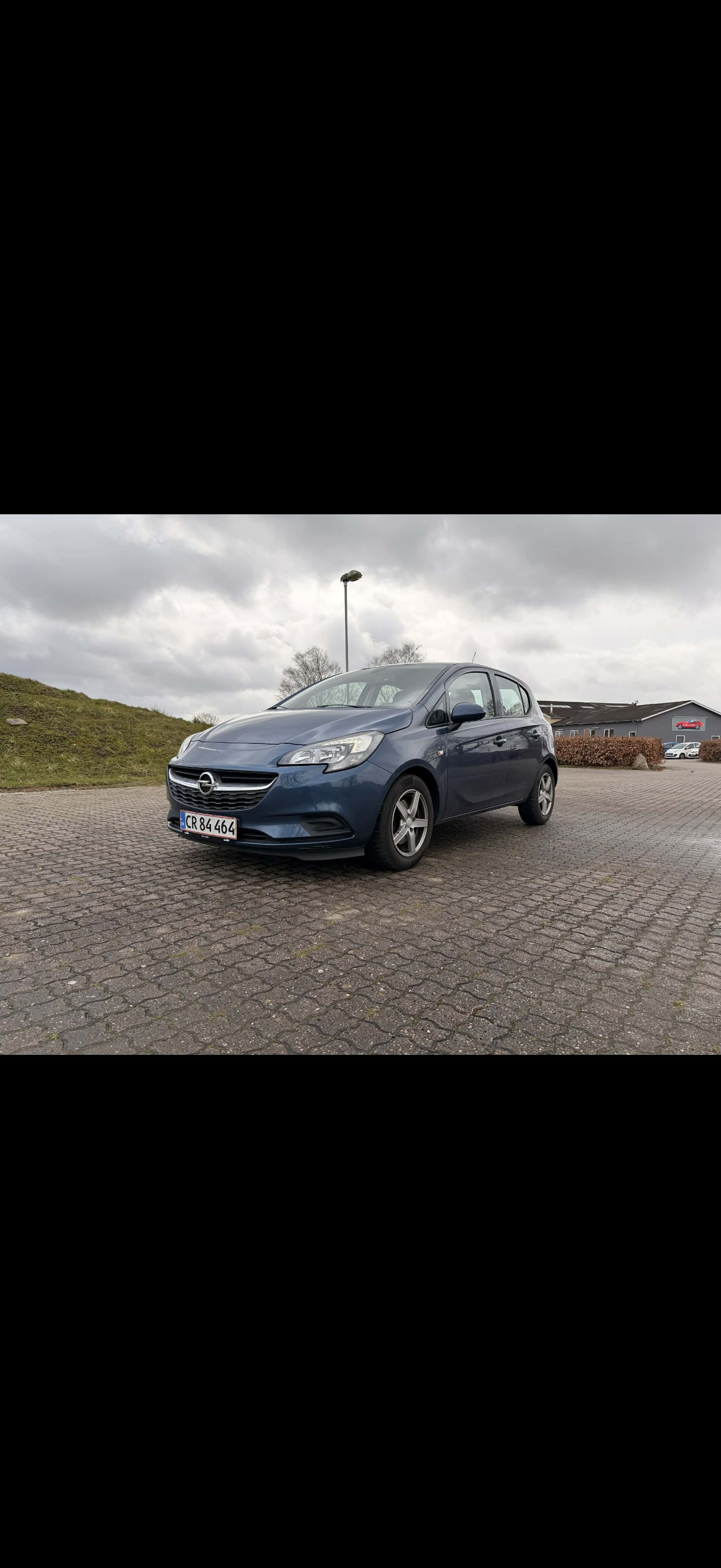 Blå Opel Corsa fra 2016