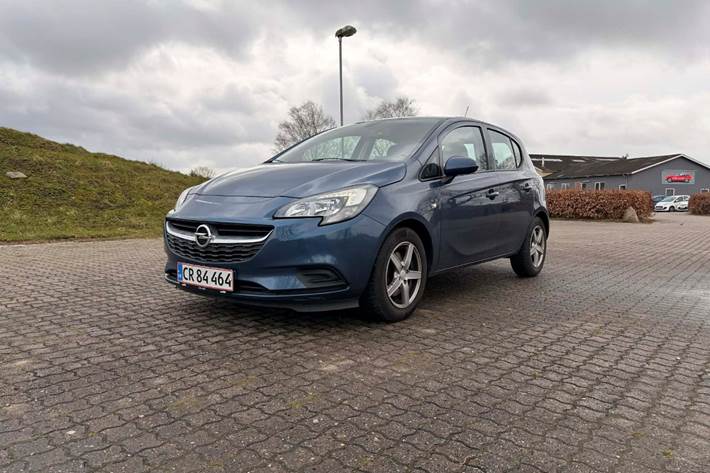 Blå Opel Corsa fra 2016