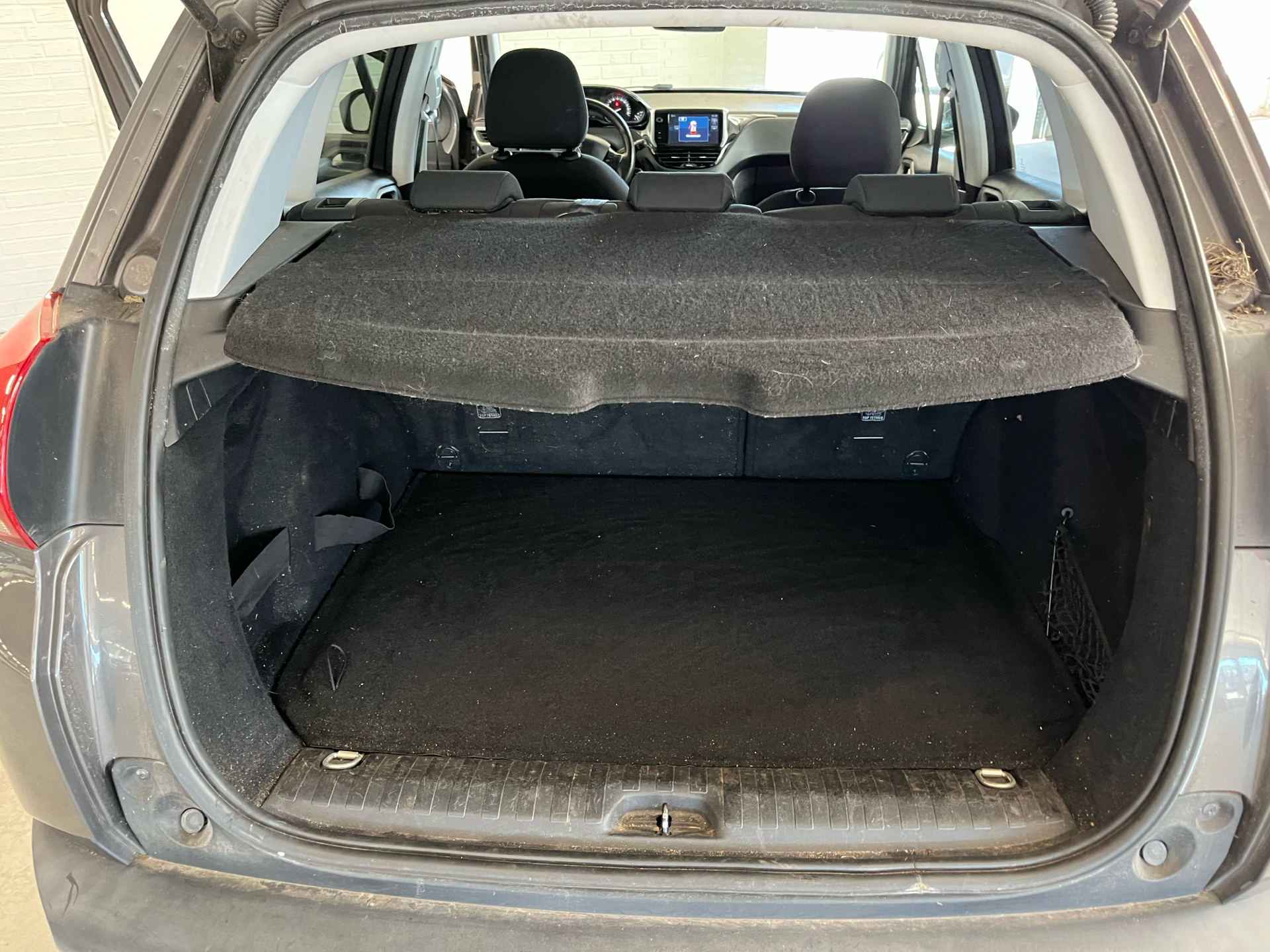 Sort Peugeot 2008 fra 2016