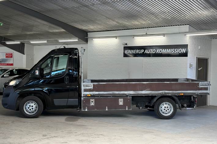 Sort Peugeot Boxer fra 2017