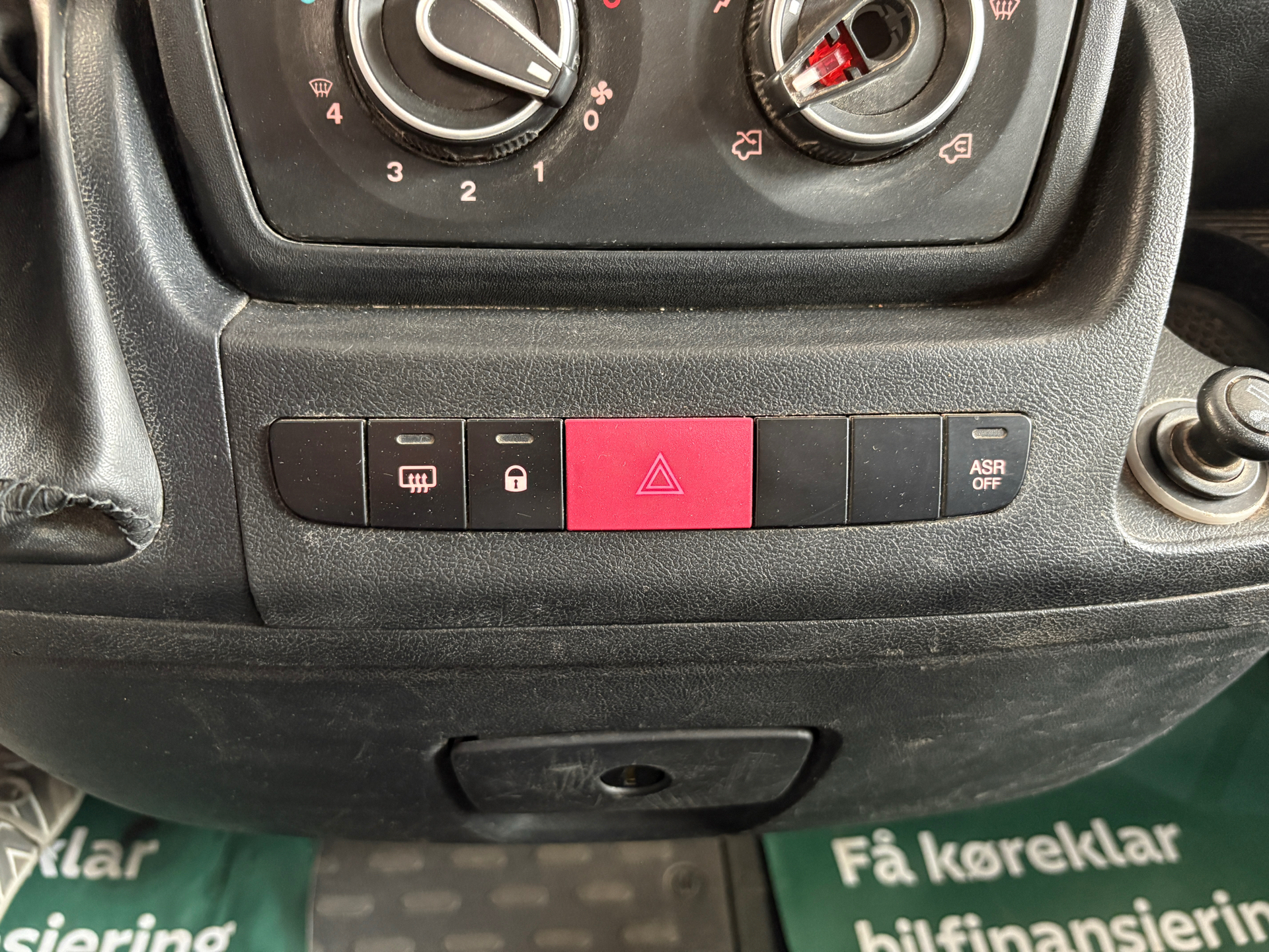 Sort Peugeot Boxer fra 2017