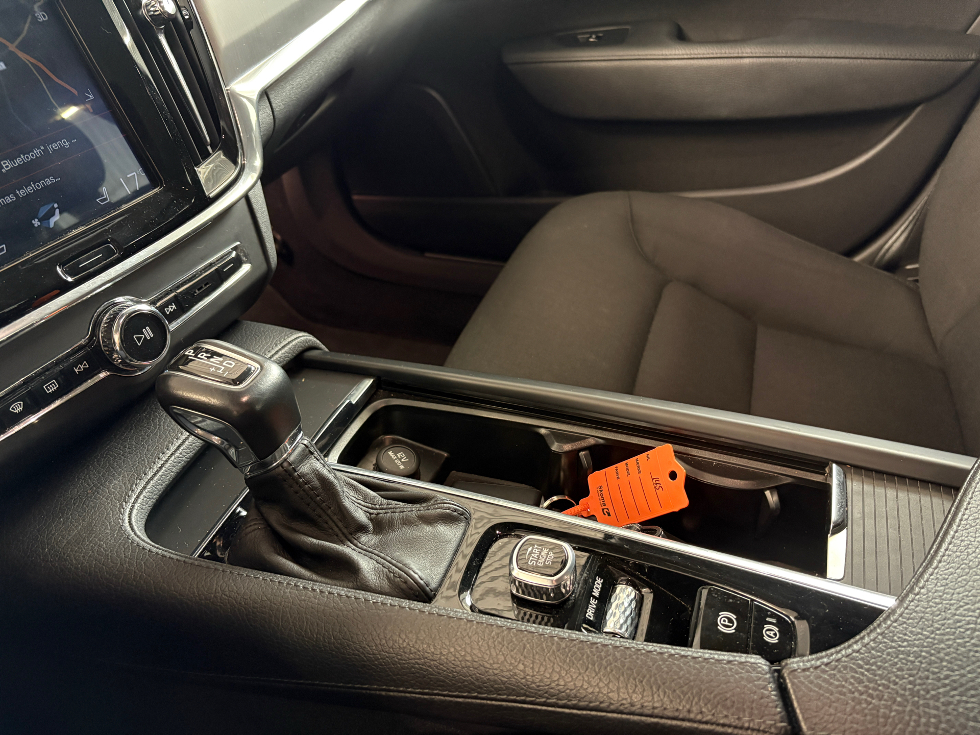 Sort Volvo S90 fra 2019