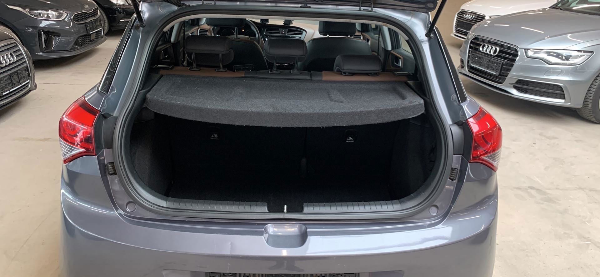 Sort Hyundai i20 fra 2015