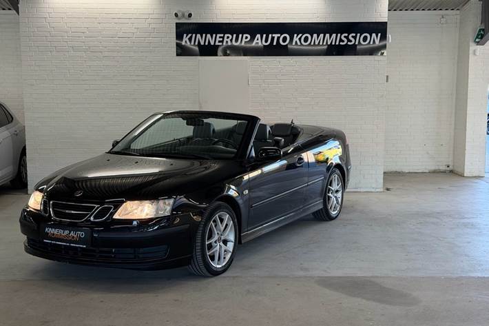 Sort Saab 9-3 fra 2006