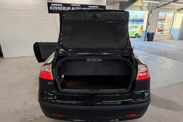 Sort Saab 9-3 fra 2006