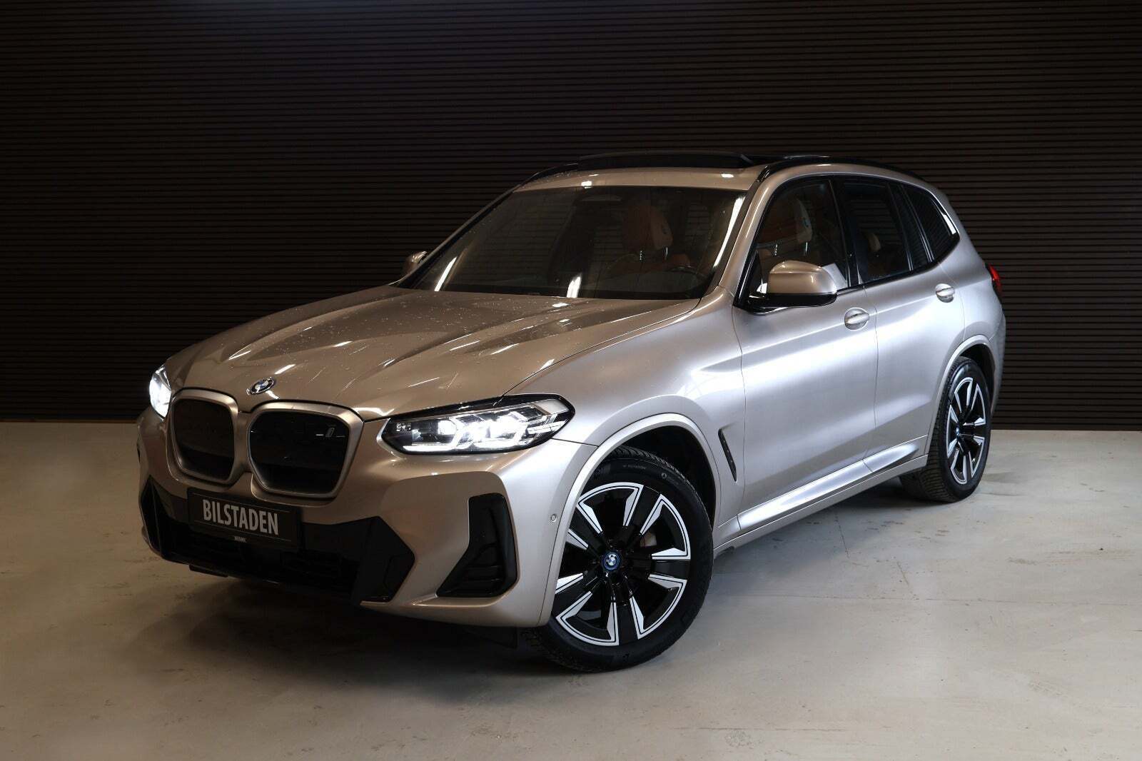 BMW iX3 Charged M-Sport