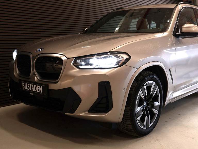BMW iX3 Charged M-Sport