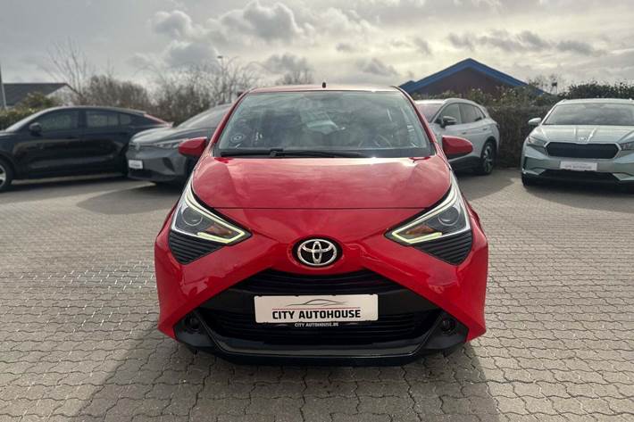 Rød Toyota Aygo fra 2019