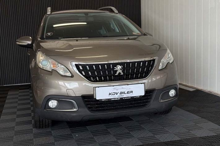 Beige Peugeot 2008 fra 2016