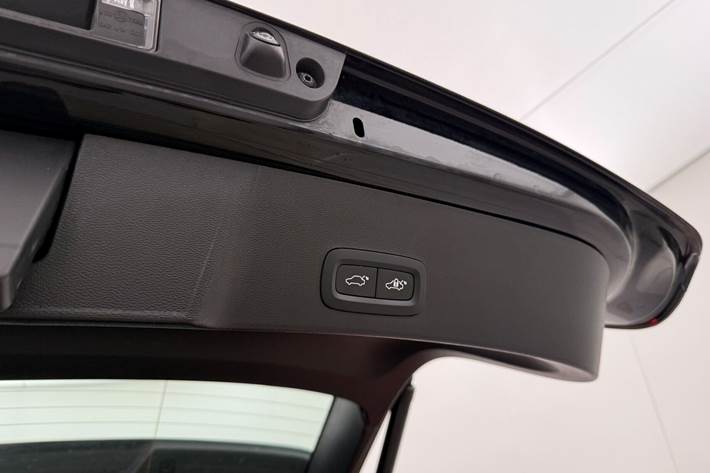 Sort Volvo XC40 fra 2022