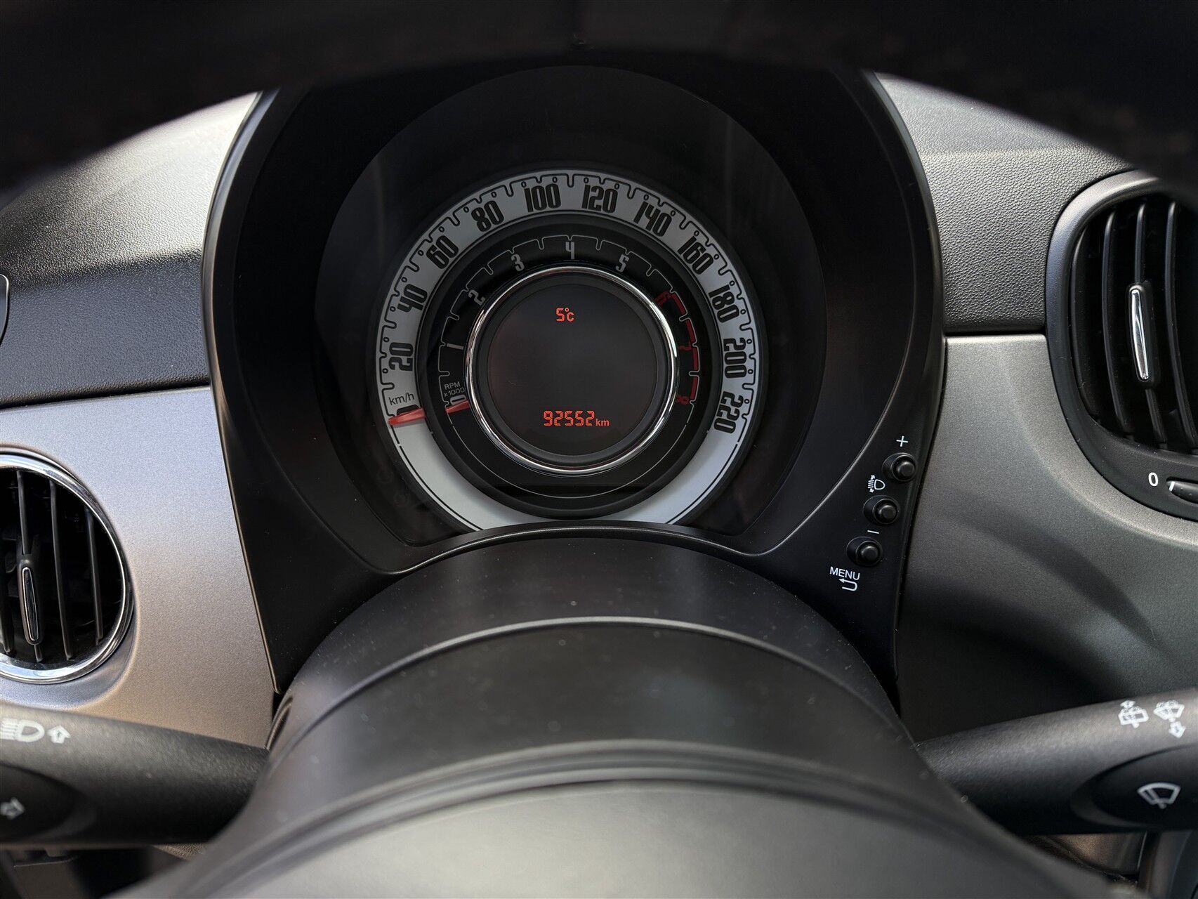 Grøn Fiat 500 fra 2018