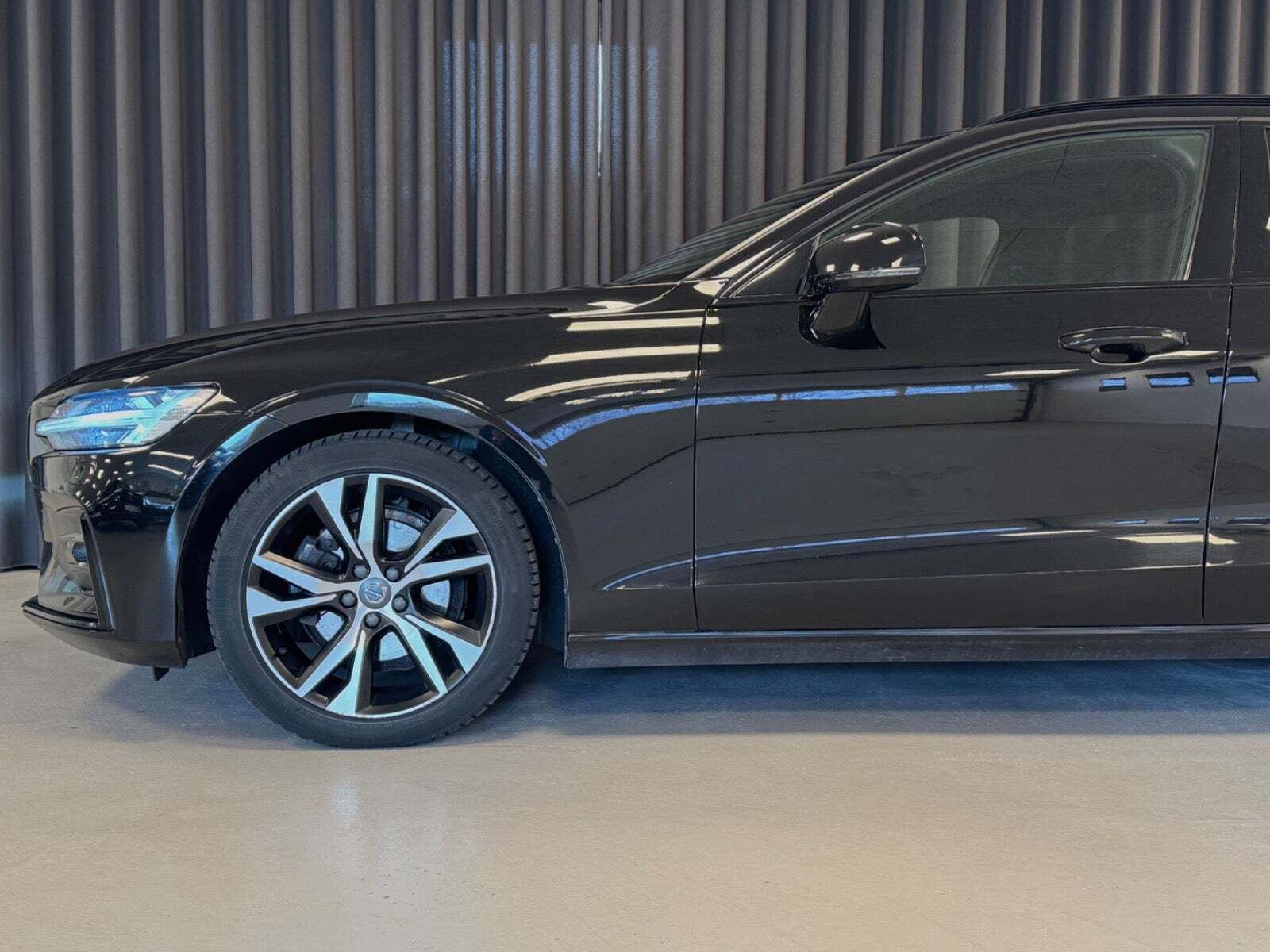 Sort Volvo V60 fra 2021