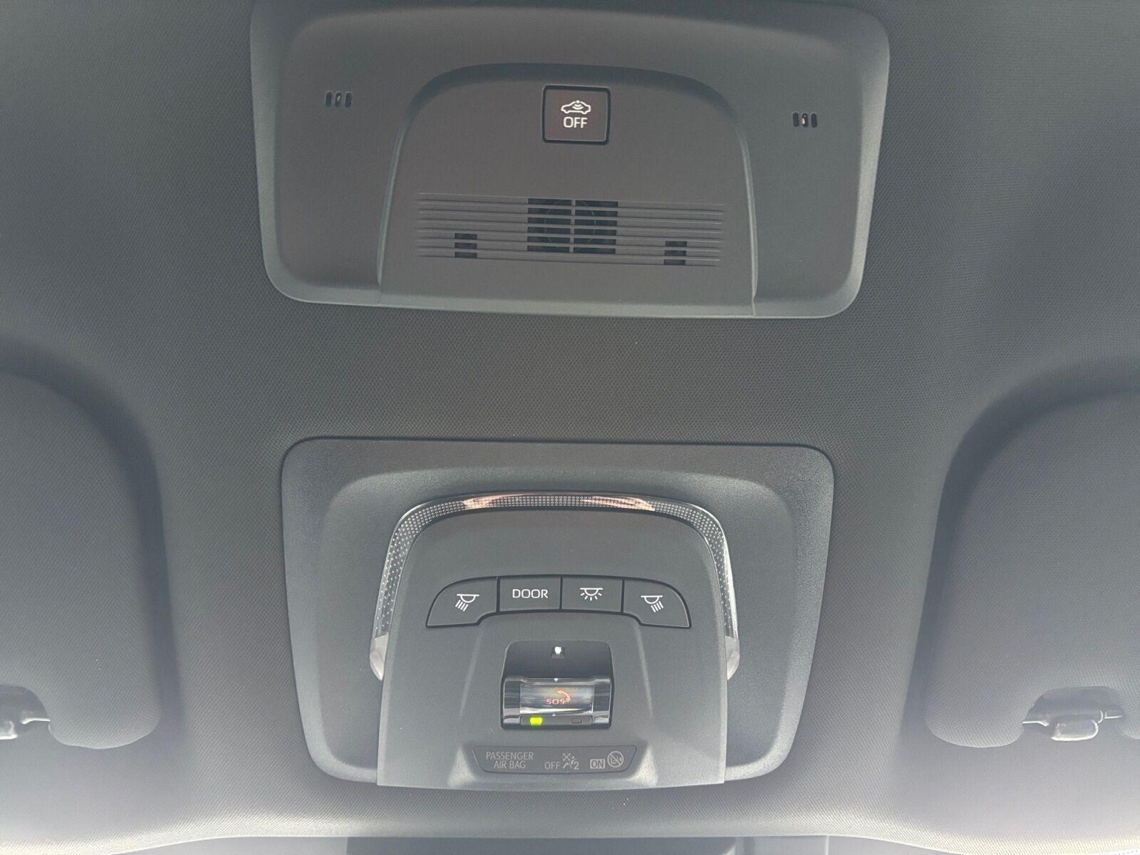 Sort Toyota BZ4X fra 2026