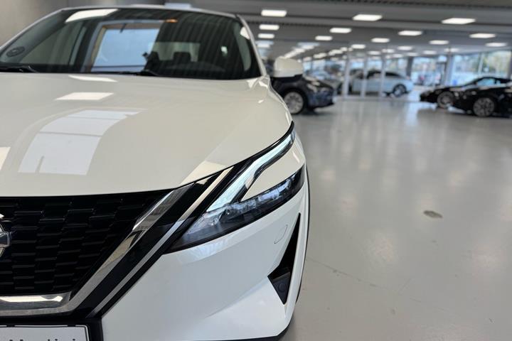 Hvid Nissan Qashqai fra 2022