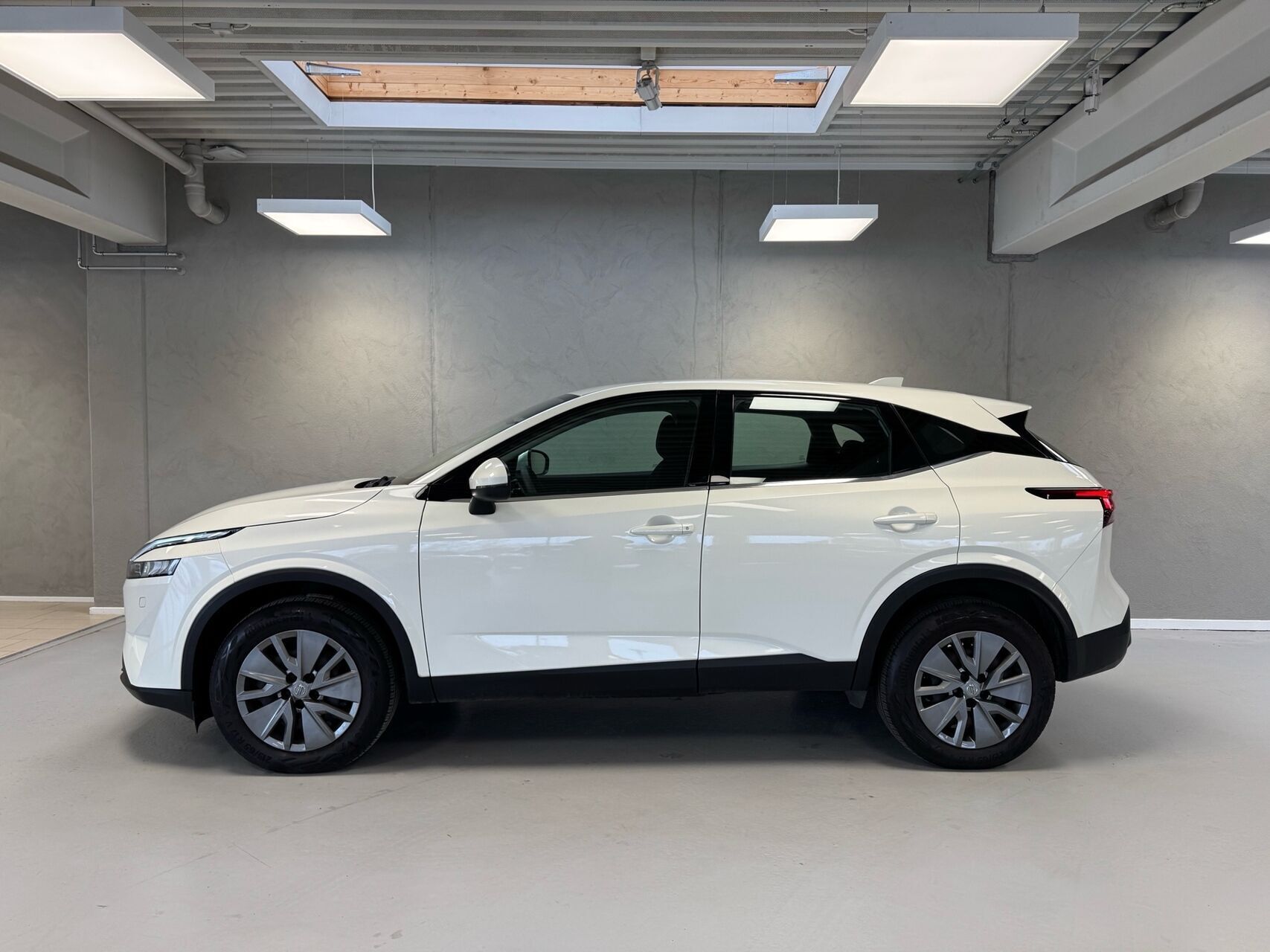 Hvid Nissan Qashqai fra 2022